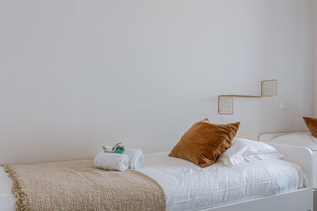 Huswell - Modern For Up To Five People Apartment *